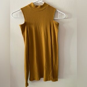 Cold shoulder top